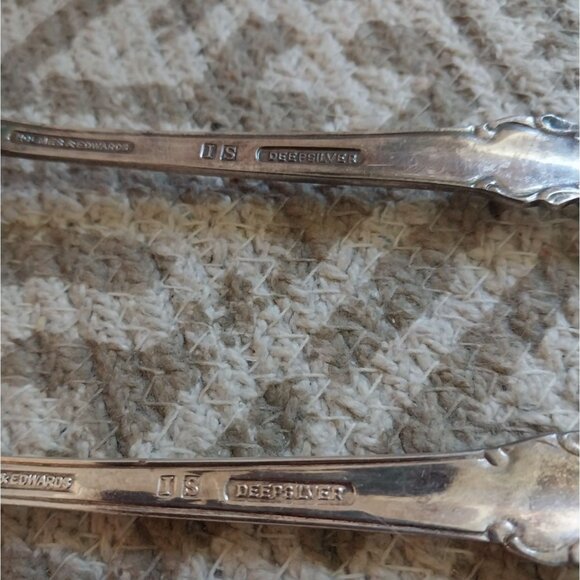 VTG Holmes & Edwards IS DEEPSILVER Scalloped Serving /Meat Spoon & Fork 8.5" - Picture 6 of 7
